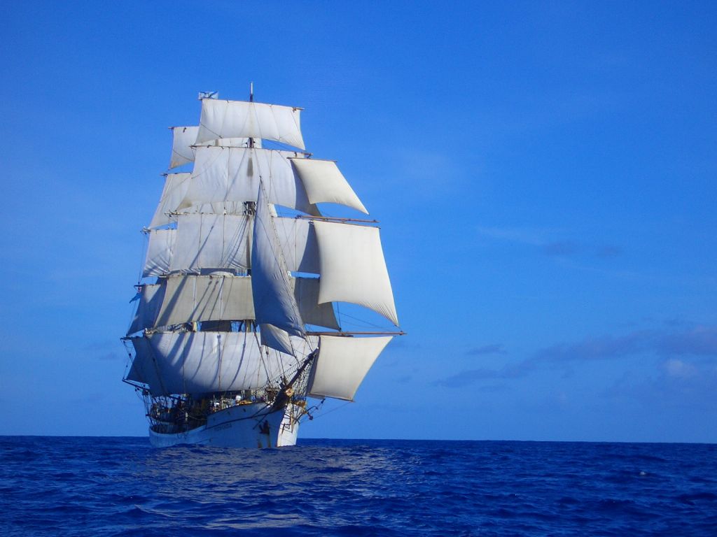under-sail-with-stunsls-on-the-way-to-bali-101